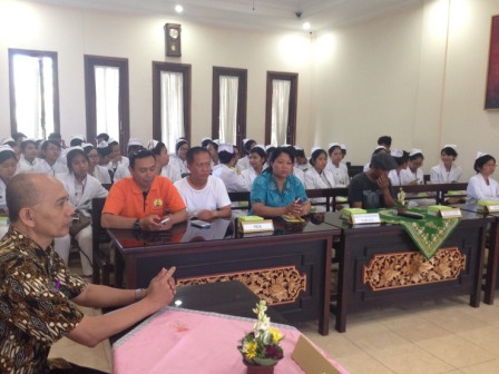 SERAH TERIMA PRAKTIK KEP KOMUNITAS MHS D4 KEP. DI BANJAR PASEKAN DESA  KETEWEL GIANYAR a